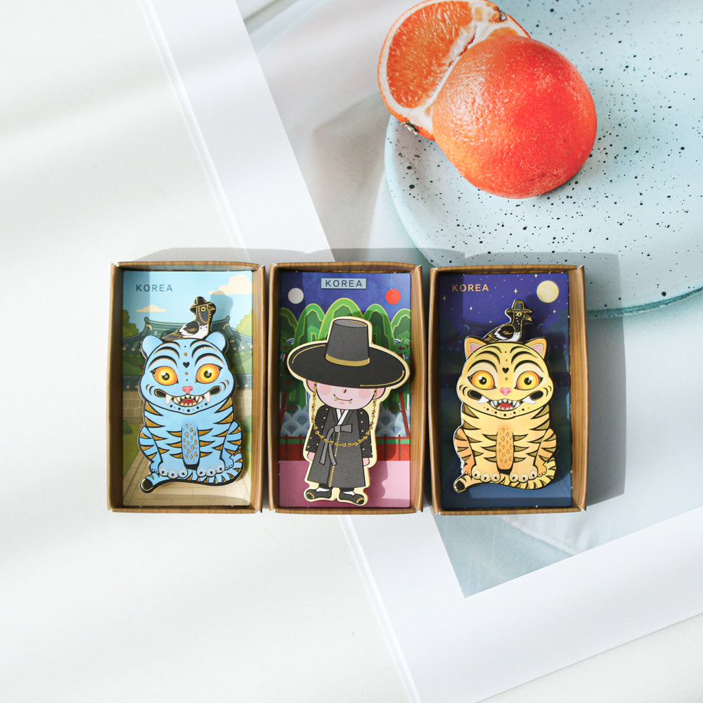 Traditional Character Framed Commemorative Magnet (Random)